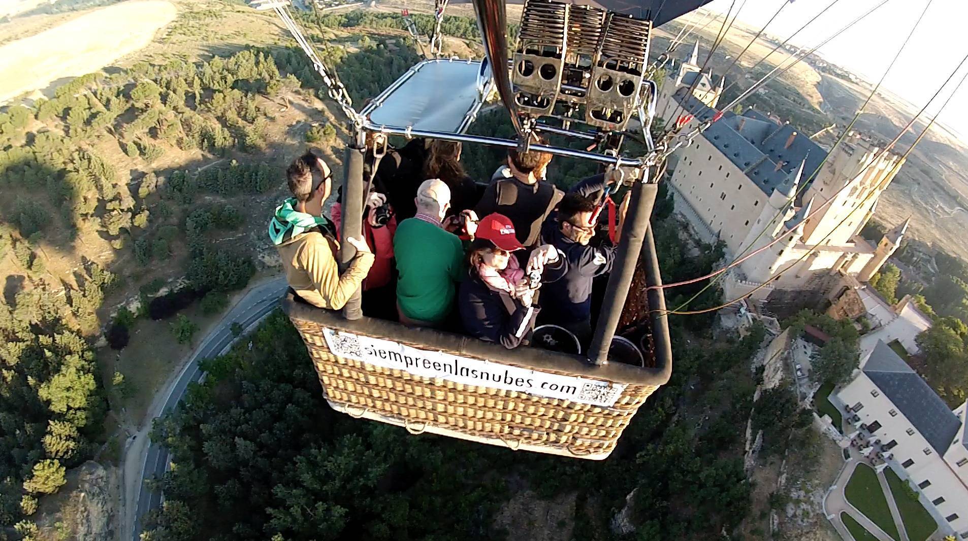 Palco VIP de Siempre en las nubes sobre el Alcázar de Segovia