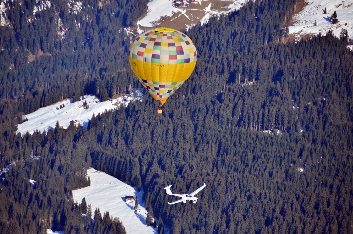 Derecho de paso entre aeronaves