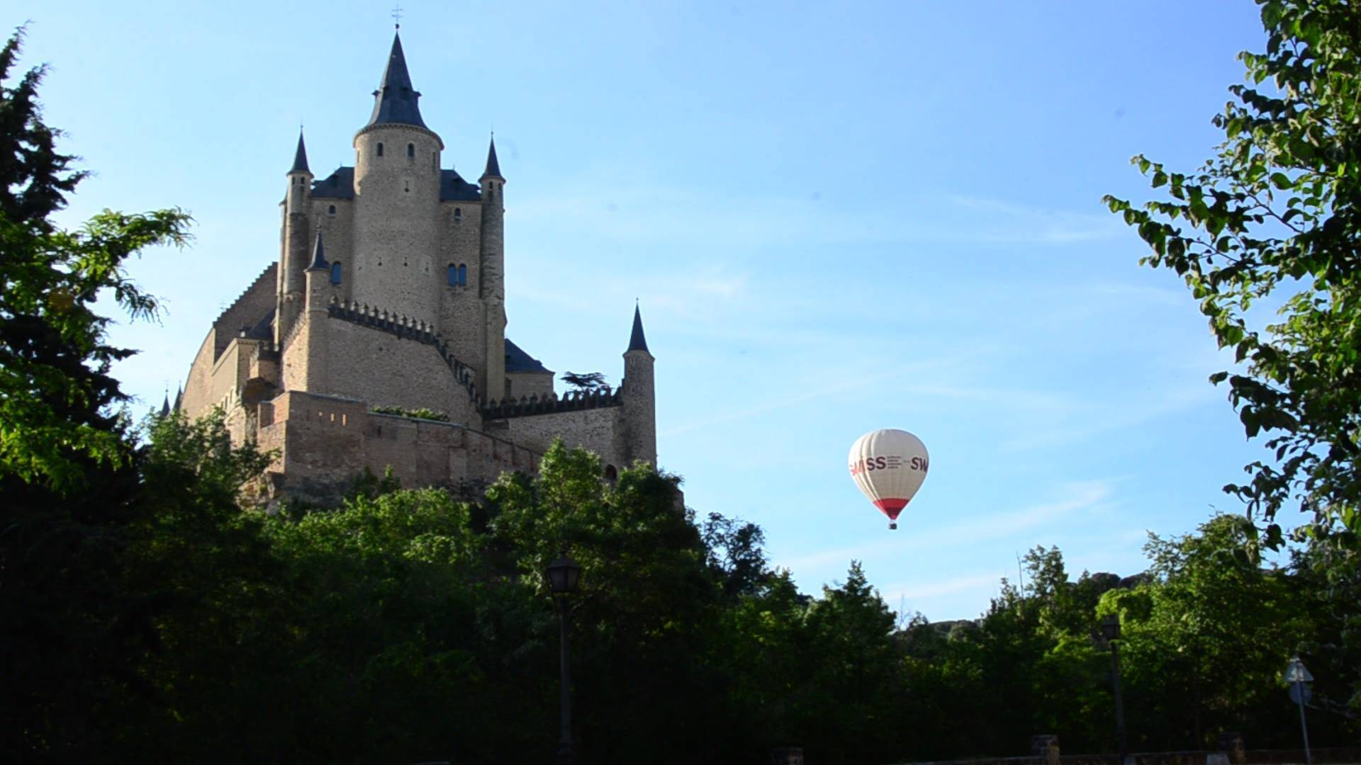 Hay una Segovia que solo podrás conocer desde la barquilla de un globo aerostático