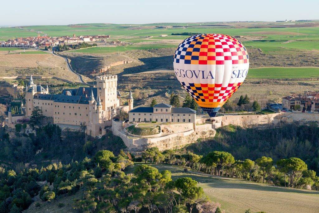 Turismo accesible con el globo aerostático de Segovia