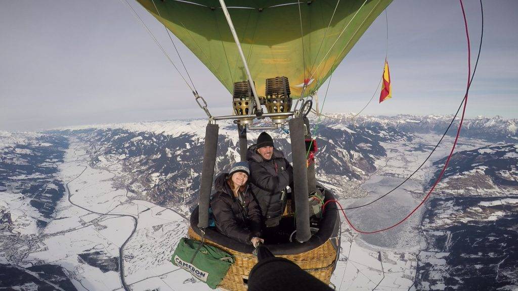 Vestirse para volar en invierno en globo