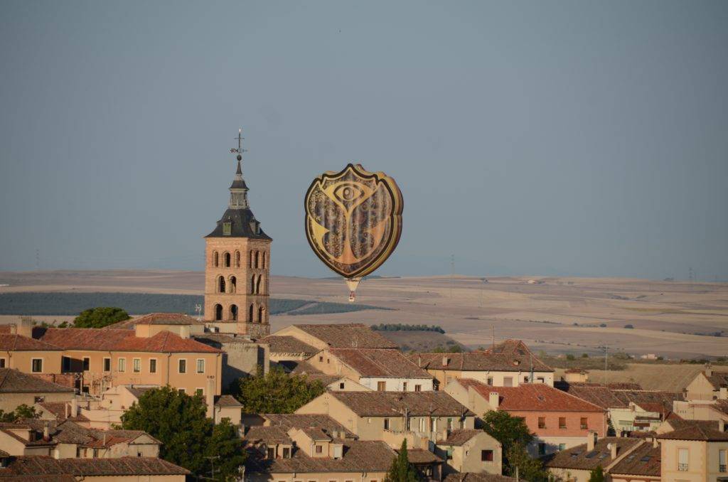 El Zephyr volando en Segovia