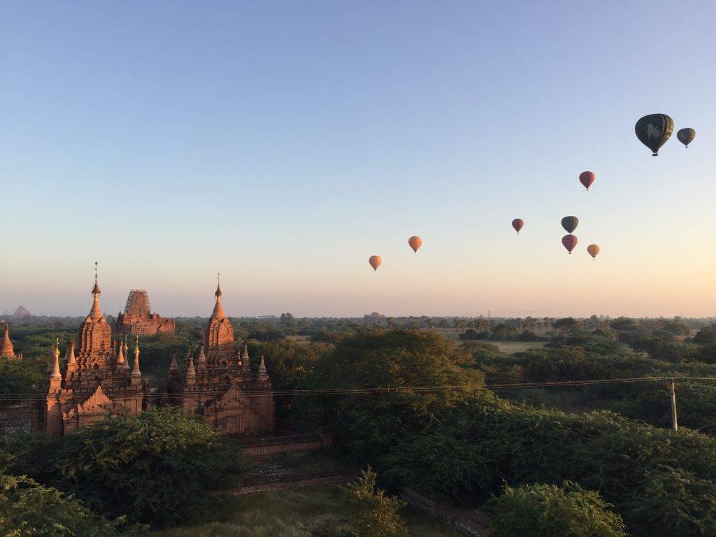 Los globos despegan en Bagan
