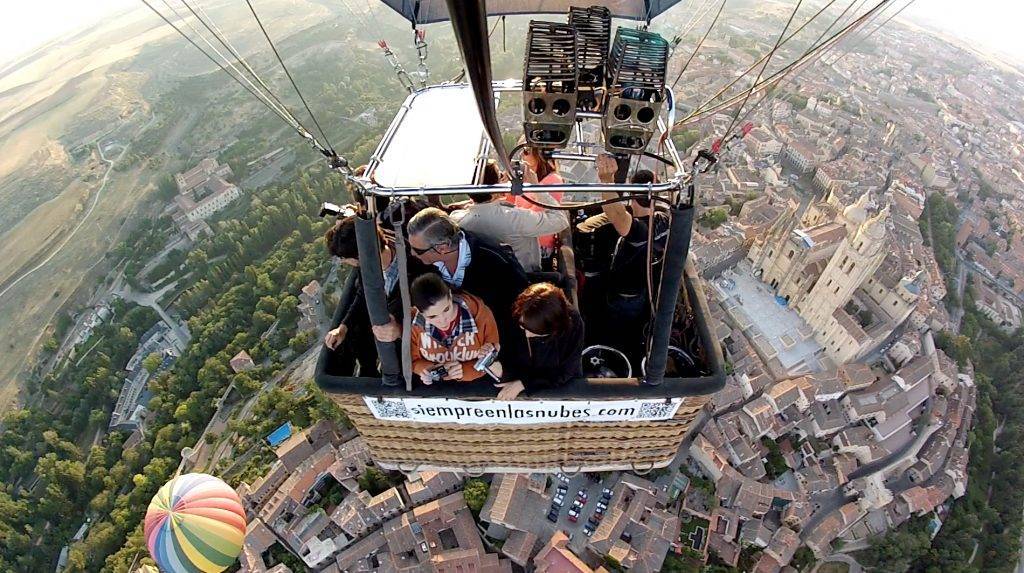 vestirse para volar en globo