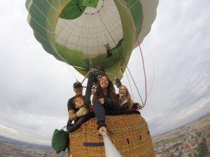 ¿hay una edad mínima para subir en globo?