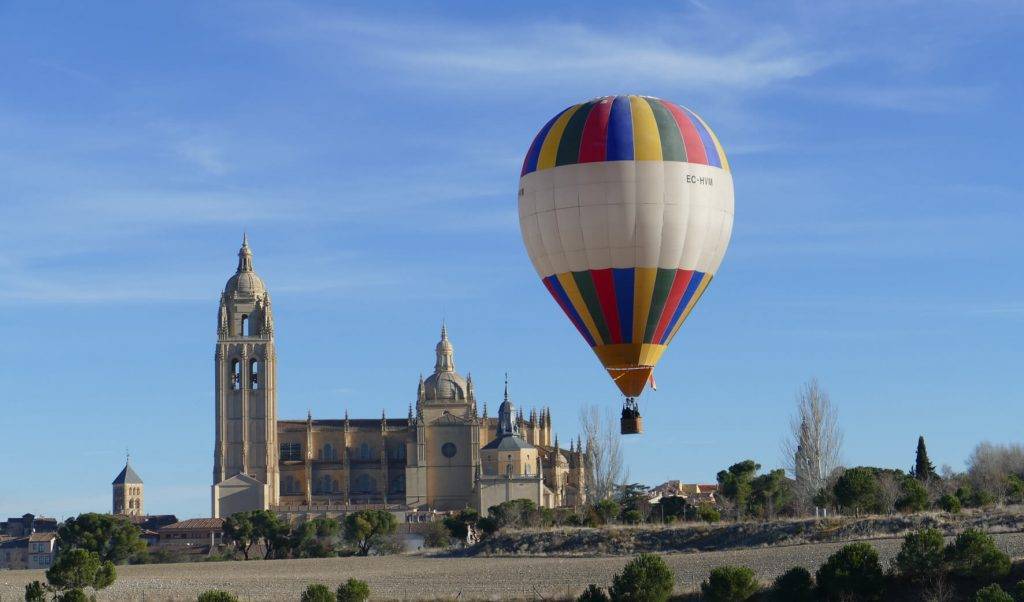 La catedral de Segovia desde un globo