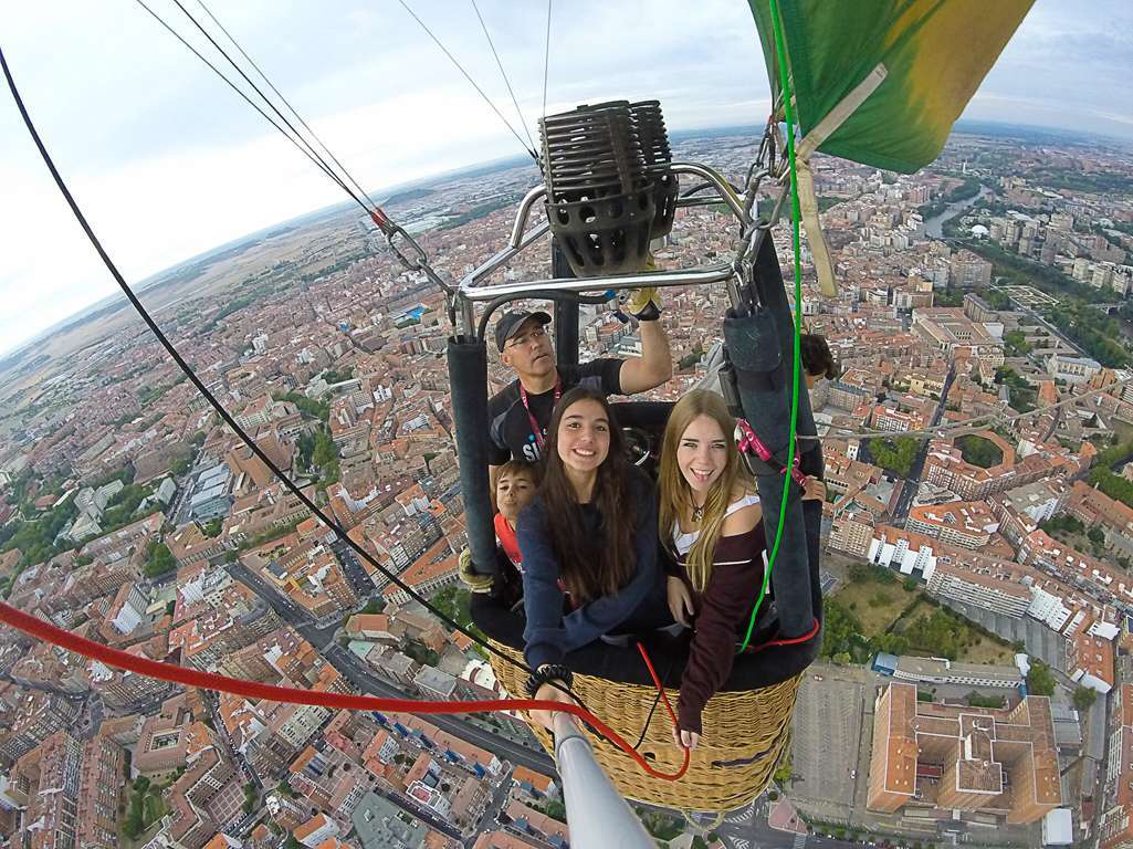 Globo Segovia. plan para parejas y familias. Niños