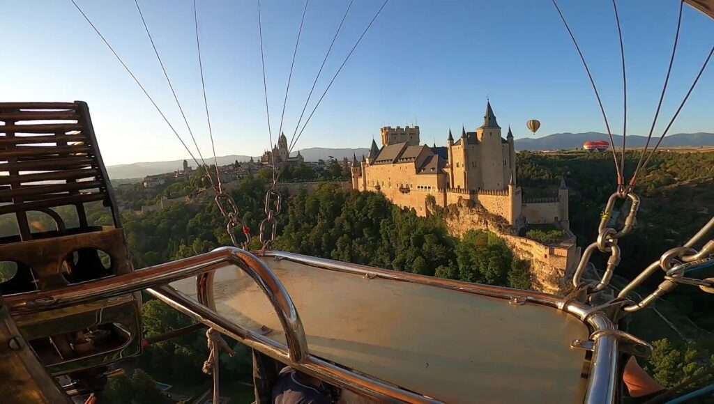 Vuelo en globo Segovia ¿qué ver desde el aire? Alcazar